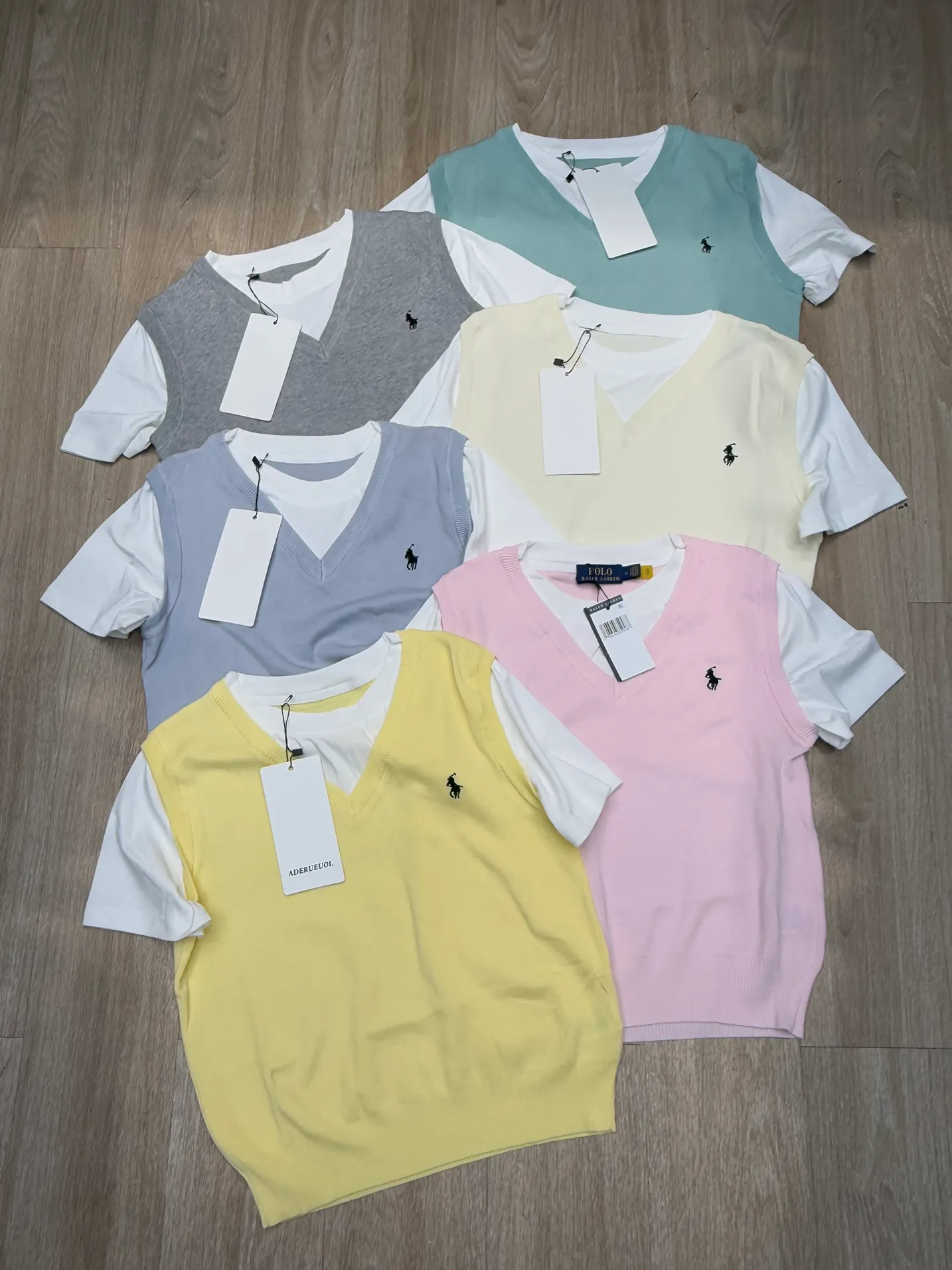 🅿️138 L40 #Ralph Lauren•🇺🇸Tencel Lysel fake two-piece pony V-neck embroidered sweater short sleeves ✅✅✅Ready stock Focus on quality and compare at will Size: S M L Color: Gray Light Green Haze Blue Apricot Yellow Pink